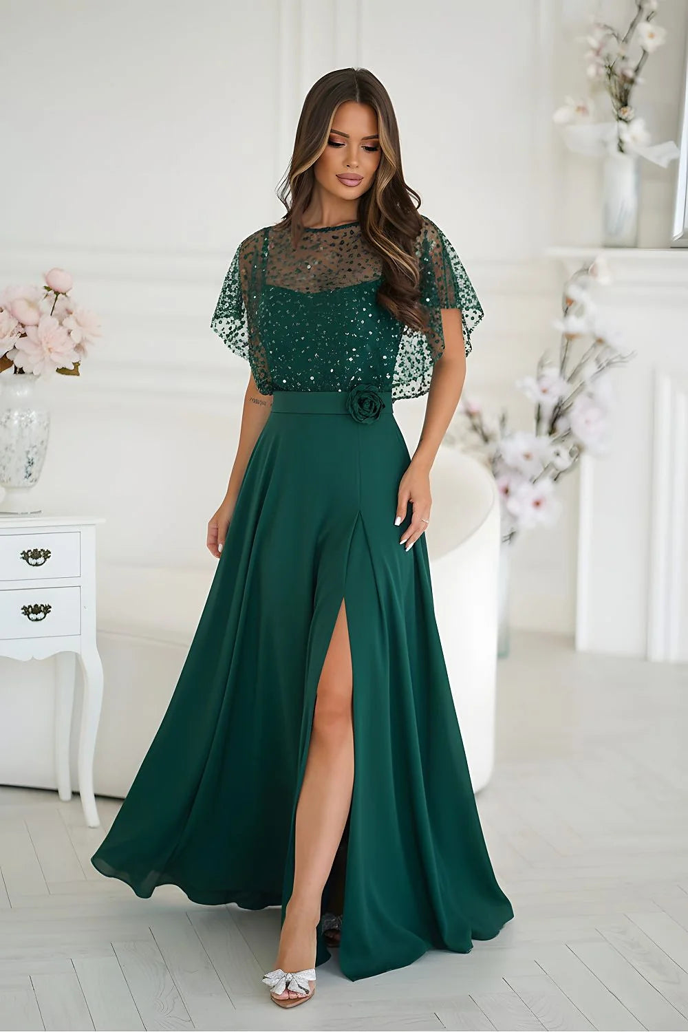 robe longue émeraude bretelles fines boléro sequins ceinture rose taille haute fente frontale tulle pailleté manches papillon jupe fluide chiffon