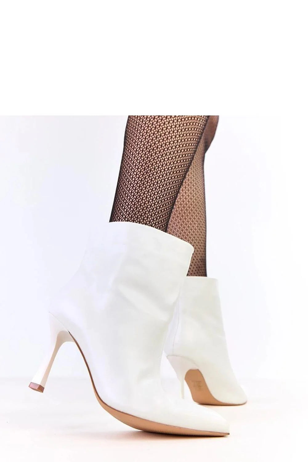 bottines vernies talon aiguille blanc cuir écologique brillant bout pointu tige 13cm haute silhouette épurée semelle fine soirée habillée chic
