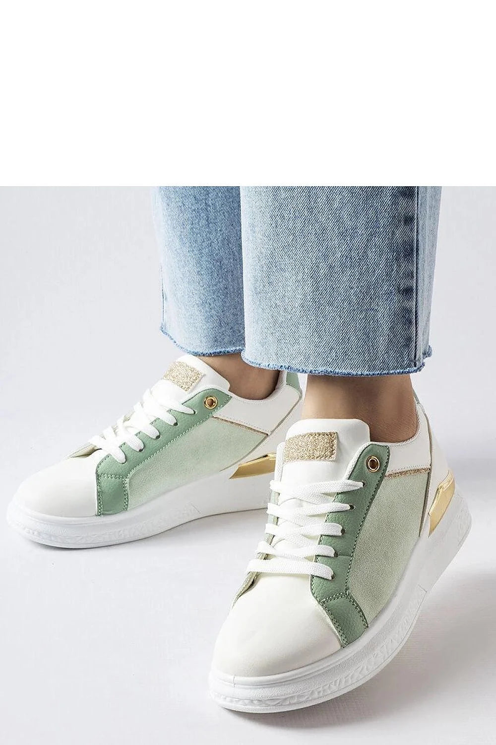 Baskets féminines contemporaines en cuir et daim blanc vert pâle doré, style élégant, coupe basse, semelle caoutchouc, confort maximal