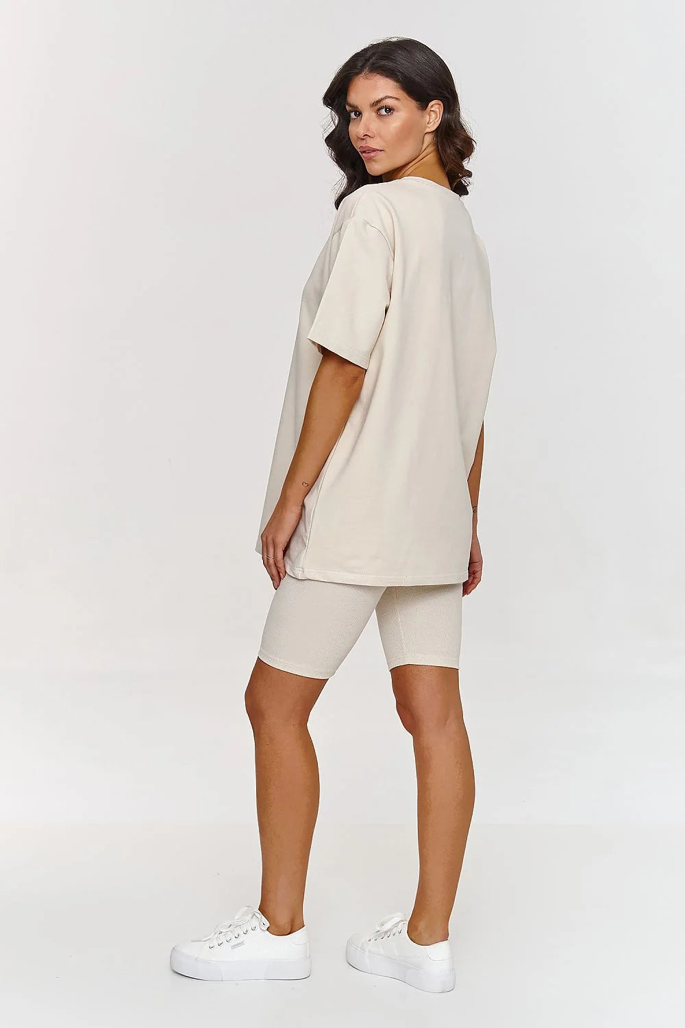 Ensemble pour femme Makadamia t-shirt oversized coton court ajusté style décontracté moderne beige clair