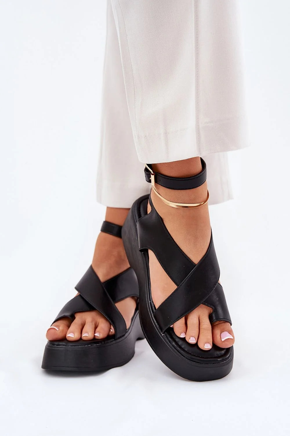 Sandales pour femmes style moderne structuré compensé cuir artificiel semelle épaisse talon compensé ajustable doré