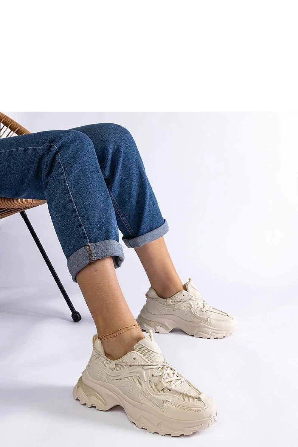 Baskets de sport pour femme style urbain beige tige basse semelle épaisse lacets confortables durables mode casual