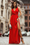 Robe de cocktail IVON longue sans manches décolleté V croisé taille ajustable fente jupe élégante moderne soirée rouge