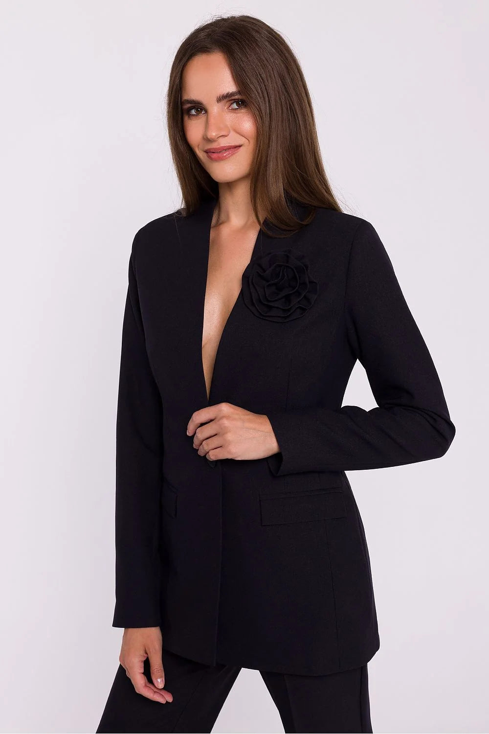 Veste Stylove élégante blazer noir tissu laine femme coupe ajustée fleur décorative sans col bouton unique