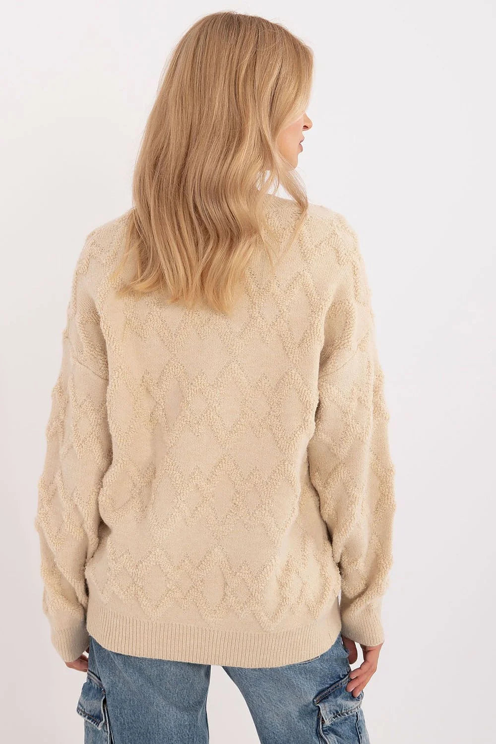 pull femme élégant casual maille tricot motif losange beige oversize col rond manches longues épaules tombantes