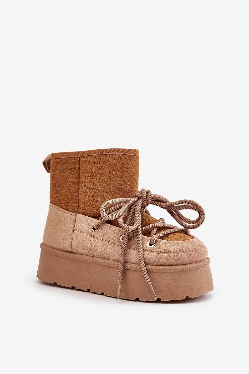 bottines plateforme épaisse cuir suédé beige fourrure doublure intérieure montante semelle crantée lacets épais œillets métalliques confort hivernal
