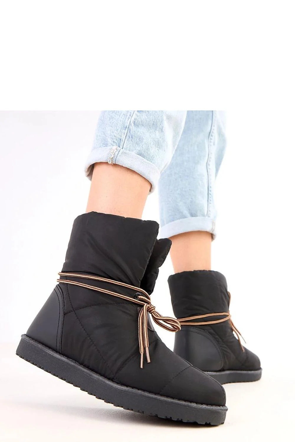 bottes neige femme après ski mi mollet matelassées puffer noires tissu technique isolant arrondie rembourrées lacet cordon beige semelle antidérapante