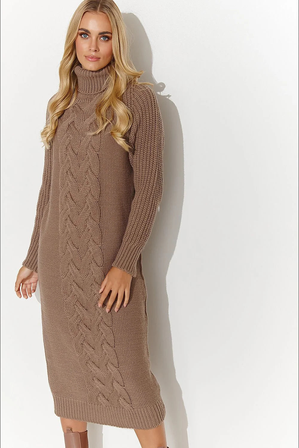 Robe de jour Makadamia en tricot laine automne-hiver longues manches col roulé motif torsade taupe femmes