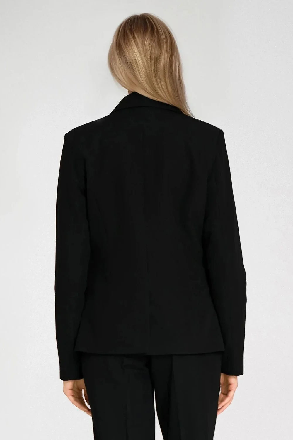 blazer femme tailleur noir cintrée col revers manches longues épaulières structurées poches rabat doublure soyeuse extensible hanche bouton élégante