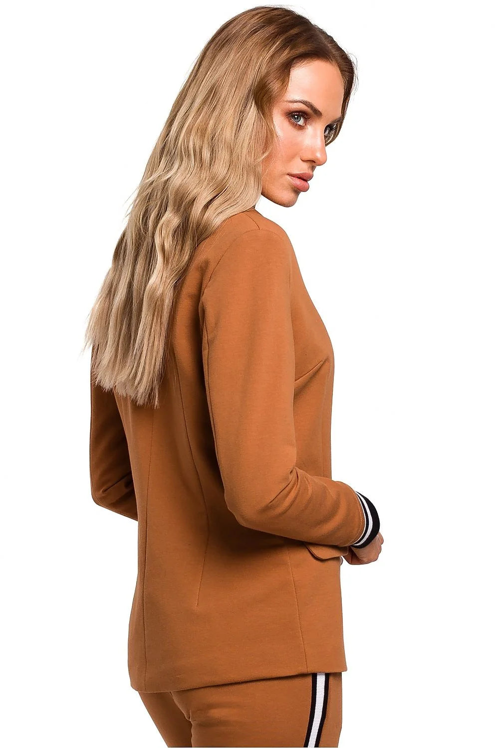 Blazer femme tissu camel moderne élégant manches rayées chic décontracté coupe ajustée mode tendance