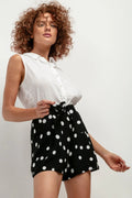 Shorts Tessita noir à pois blancs chemise sans manches col classique tenue estivale occasion plage ville soirée