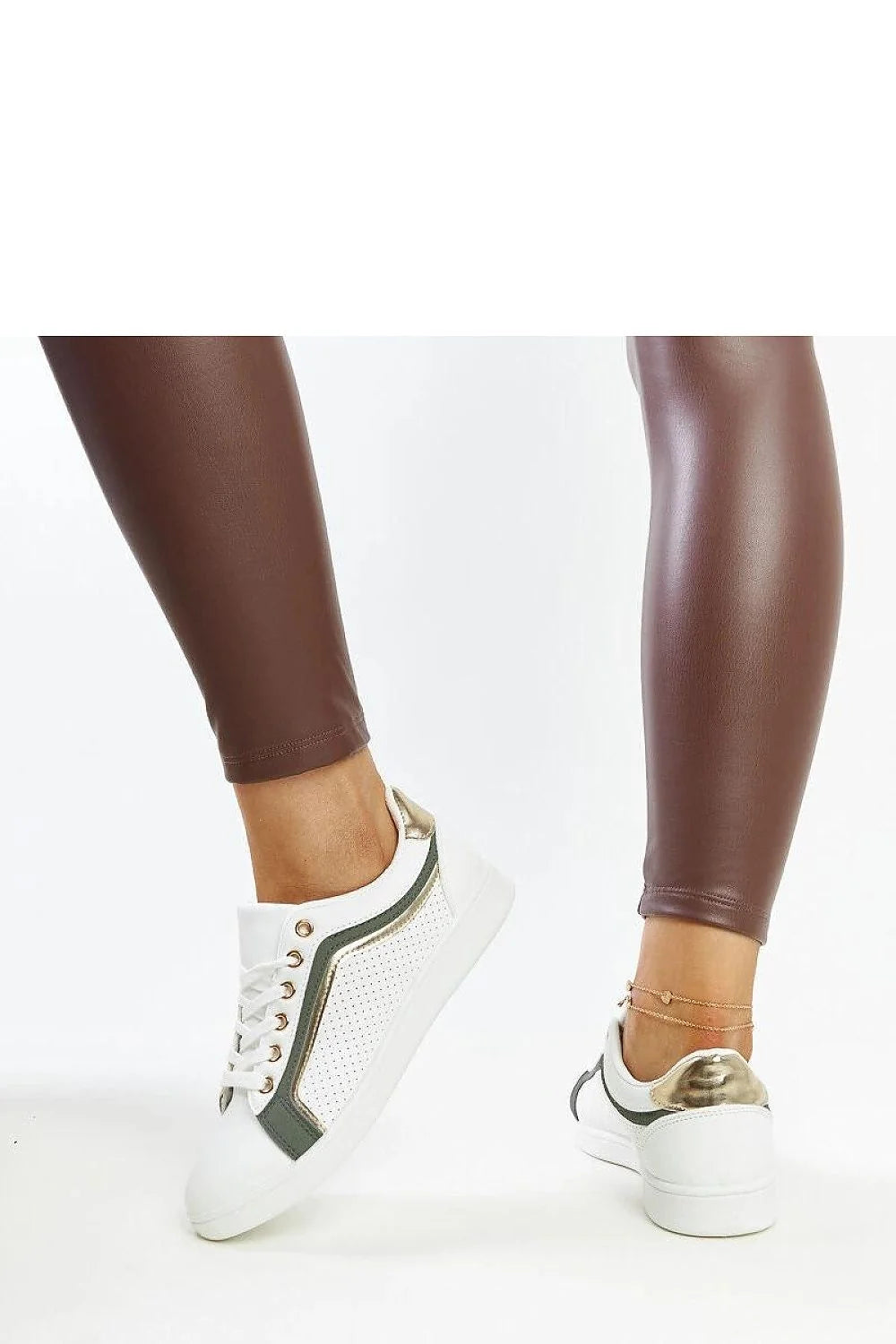 baskets Solea blanches kaki perforées cuir synthétique casual chic basses respirantes lacets caoutchouc dorées œillets semelle gomme confort urbain