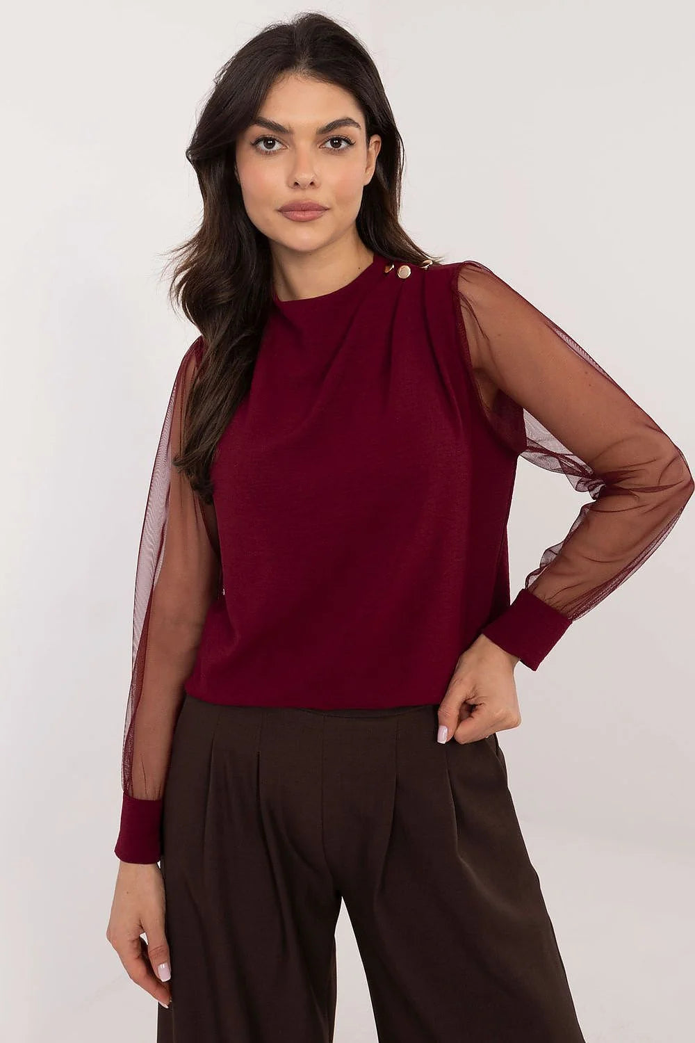 Chemisier féminin élégant manches longues maille transparente couleur bordeaux coupe droite épaules décoratives boutons dorés polyester élasthanne femmes