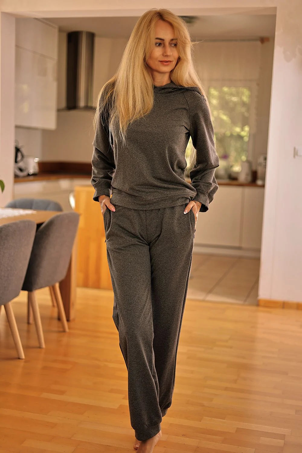 Ensemble Mirale femme hoodie sweat à capuche pantalon jogging coton élasthanne grise anthracite coupe ample confort moderne style urban