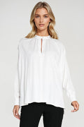 chemisier femme blanc oversize ample viscose léger fluide drapé col officier décolleté goutte boutonné manches longues poignets fronces