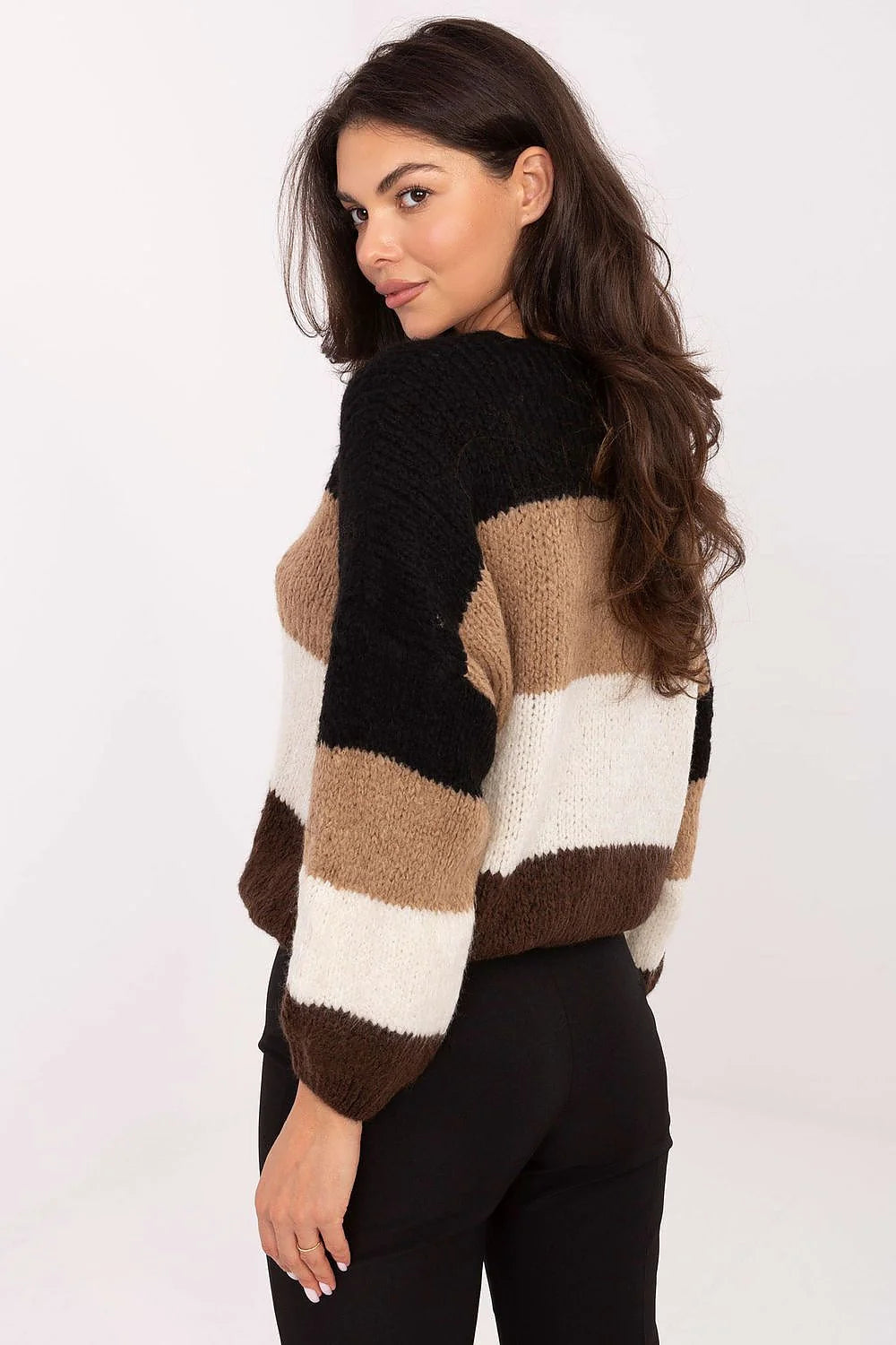 pull femme oversize rayures colorblock grosses maille moelleuse duveteuse boxy court encolure V manches ballon poignets côtelés confort chaud polyvalent