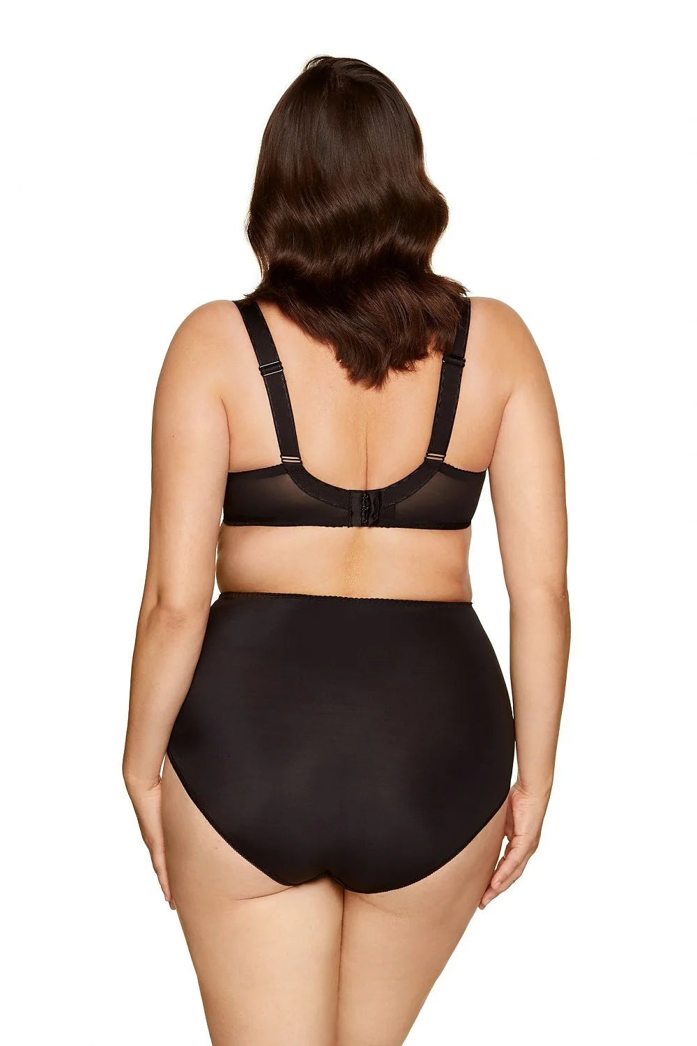 Ensemble lingerie microfibre élasthanne beige hauts manches courtes soutien-gorge triangle culottes hautes transparence dentelle élégance minimalisme confort