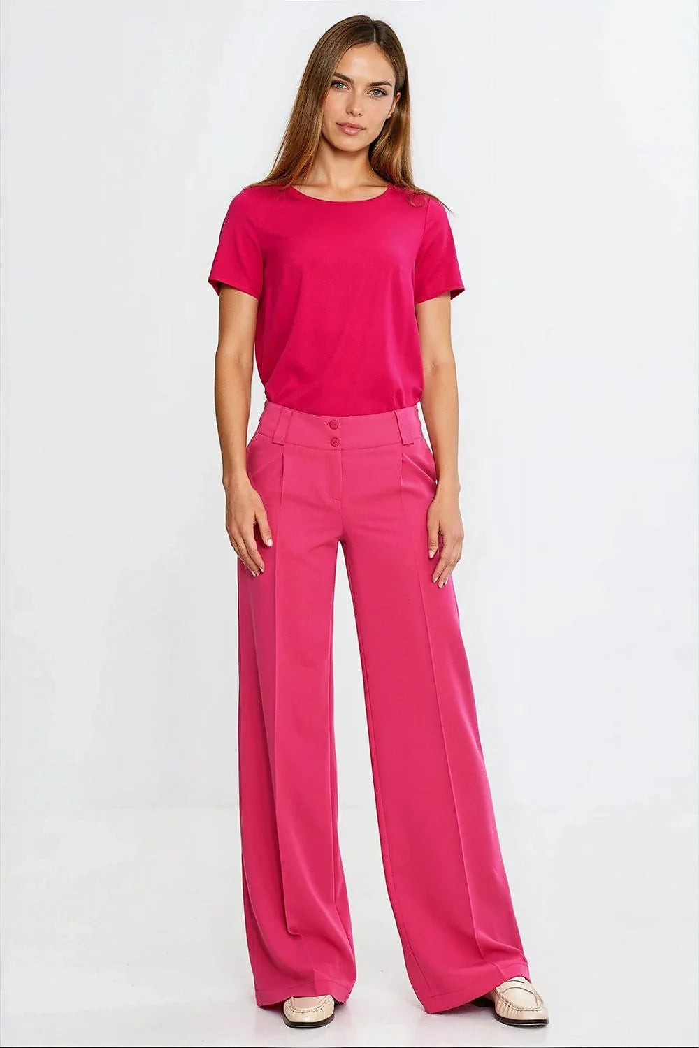 chemisier viscose douce respirante coupe régulière tombé élégant col bateau manches courtes lisière subtile fuchsia vif minimaliste basique polyvalent intemporel