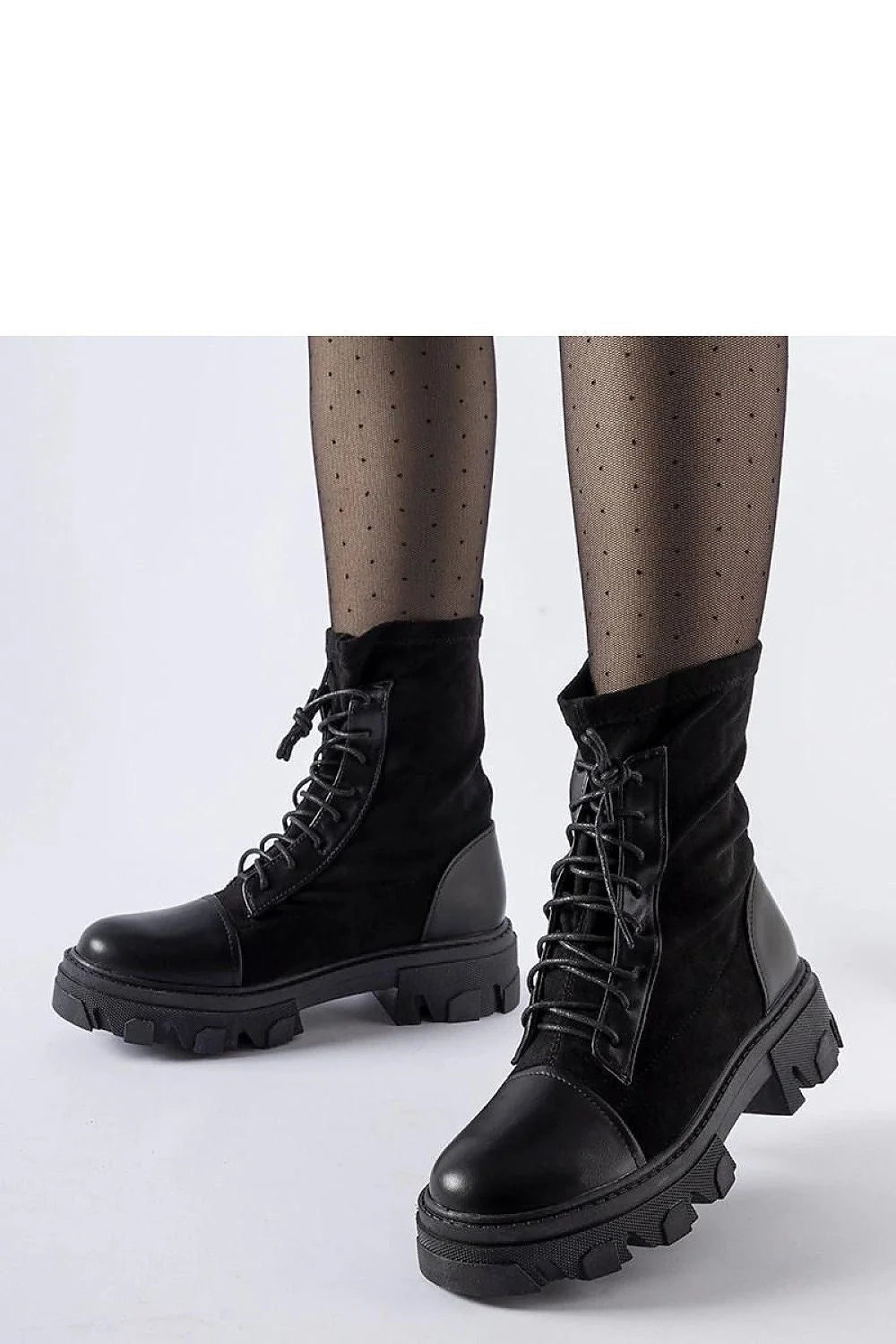 Bottines femme style combat boots cuir similicuir suédine noire tige haute cheville robuste semelle caoutchouc crantée lacets ajustables occasion quotidienne hivernale