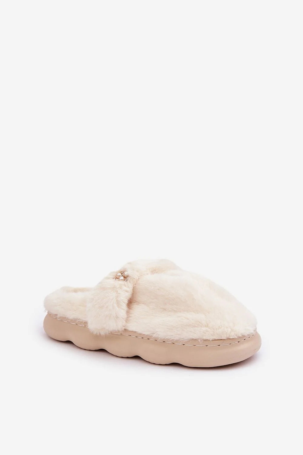 Pantoufles en fourrure pour femme, design élégant, perles et strass, confort intérieur, style sophistiqué, parfaits pour la détente, look chic et raffiné