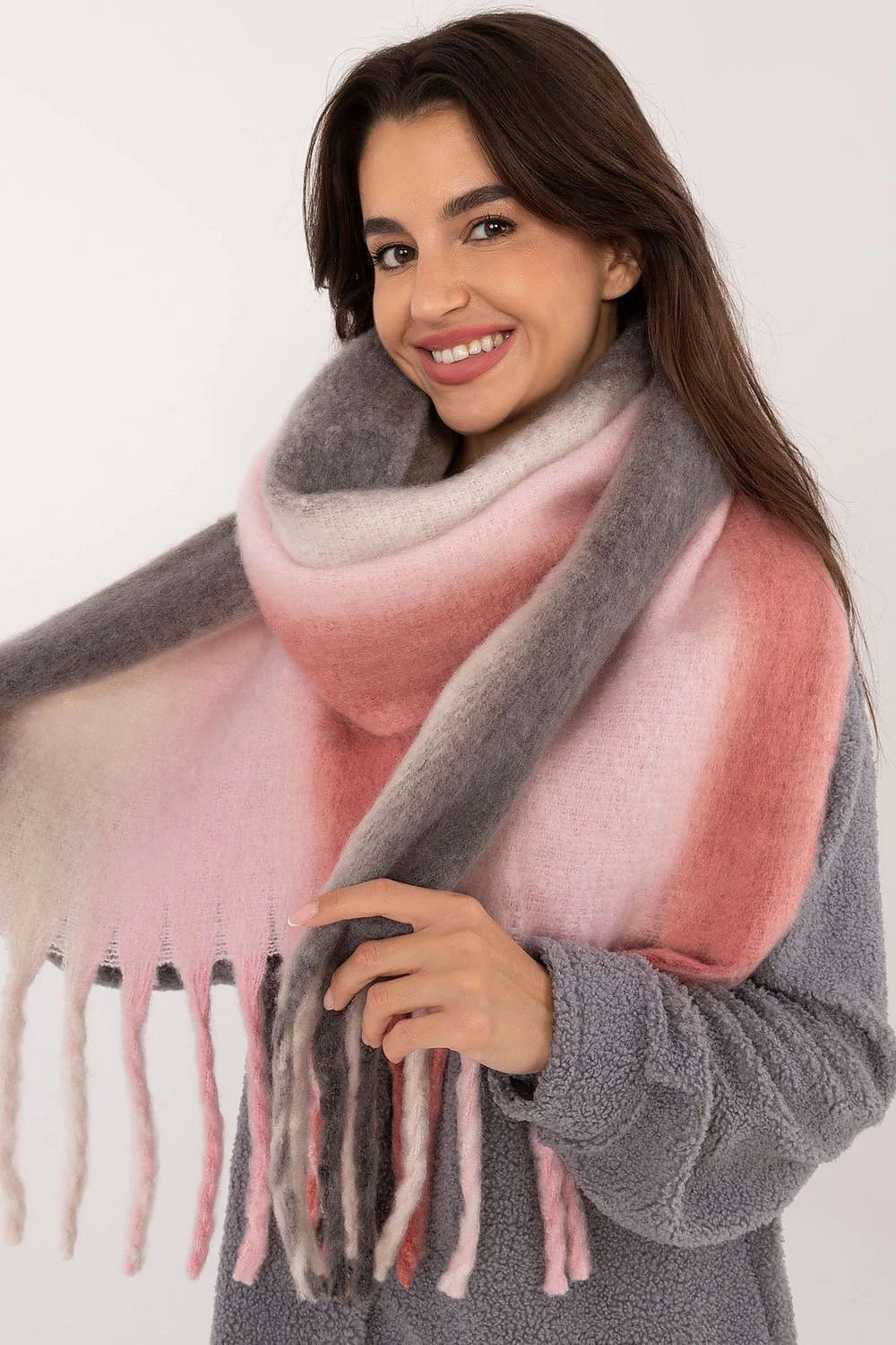 écharpe oversize femme polyester longue franges colorées dégradé rose corail crème gris mohair angora duveteuse chaude cosy grand tombé rectangulaire