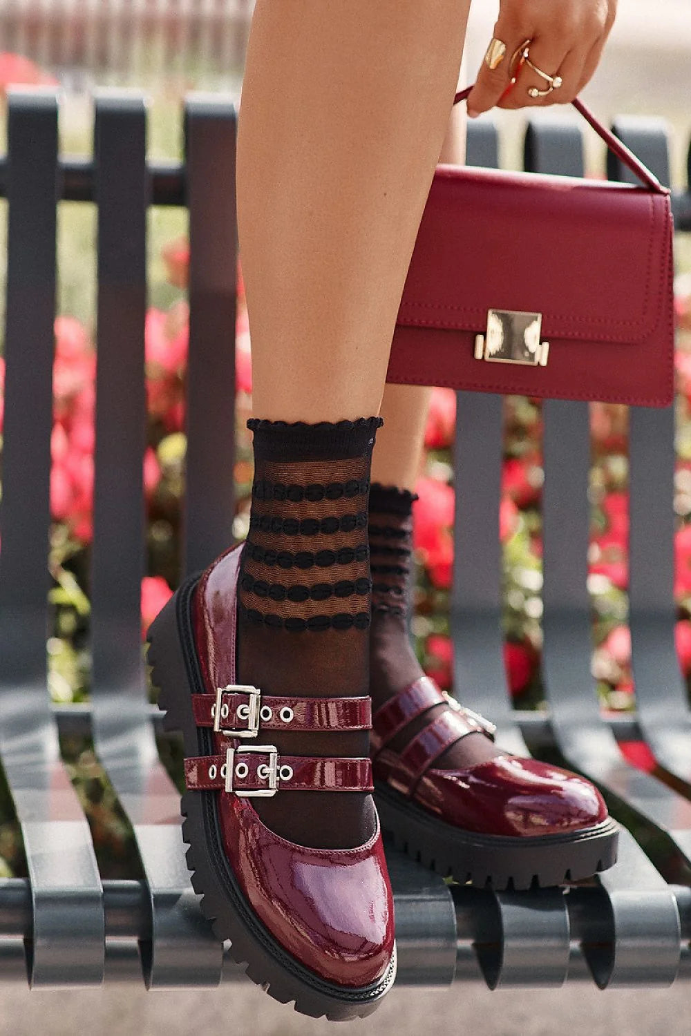 Chaussures basses en cuir bordeaux Mary Jane plateforme semelle crantée femmes mode urbain style audacieux