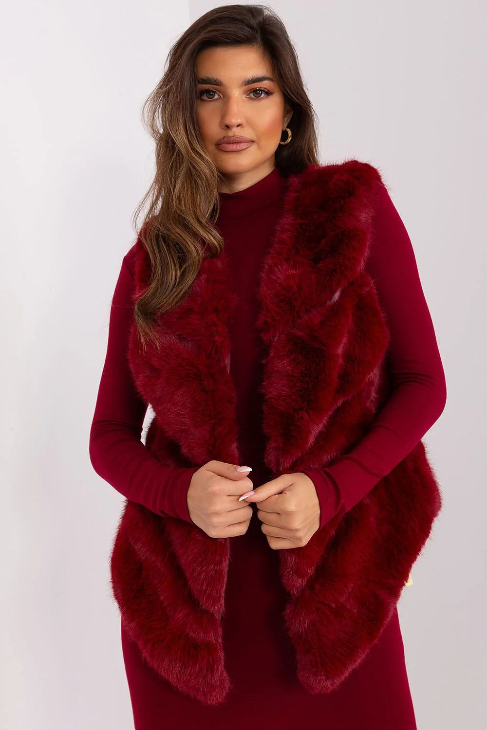 Gilet en fausse fourrure pour robe longue à manches longues, style élégant, coupe ajustée, couleur rouge bordeaux profond, femmes