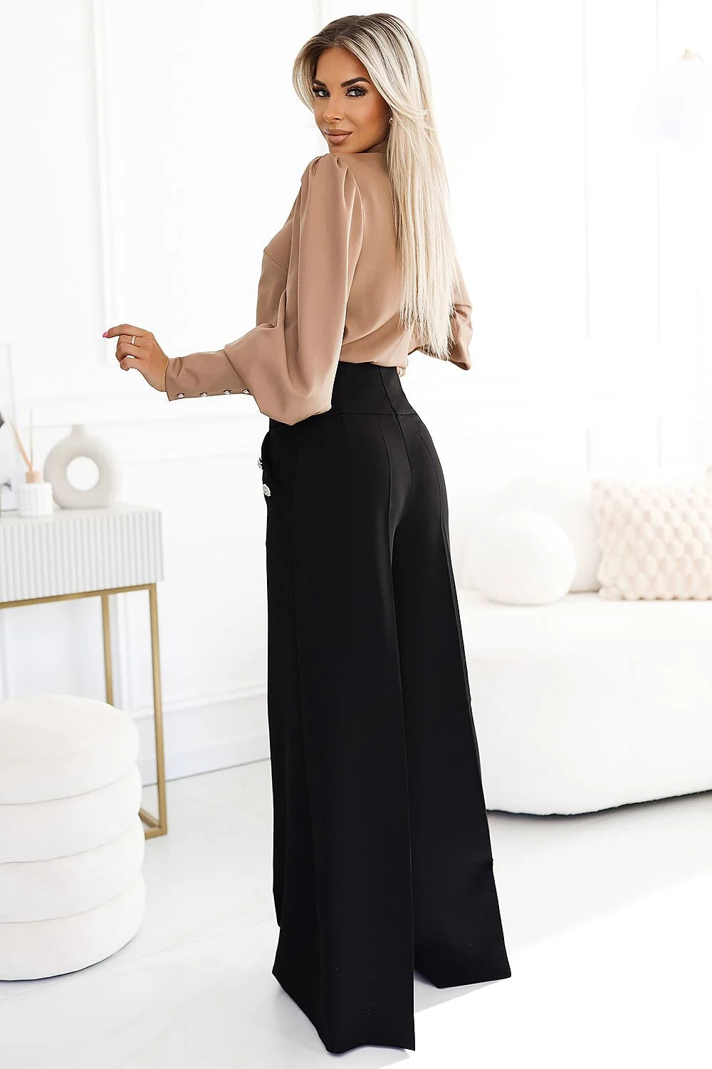 Costume élégant femme chemise col montant pantalon palazzo Numoco noir beige marron occasion formelle