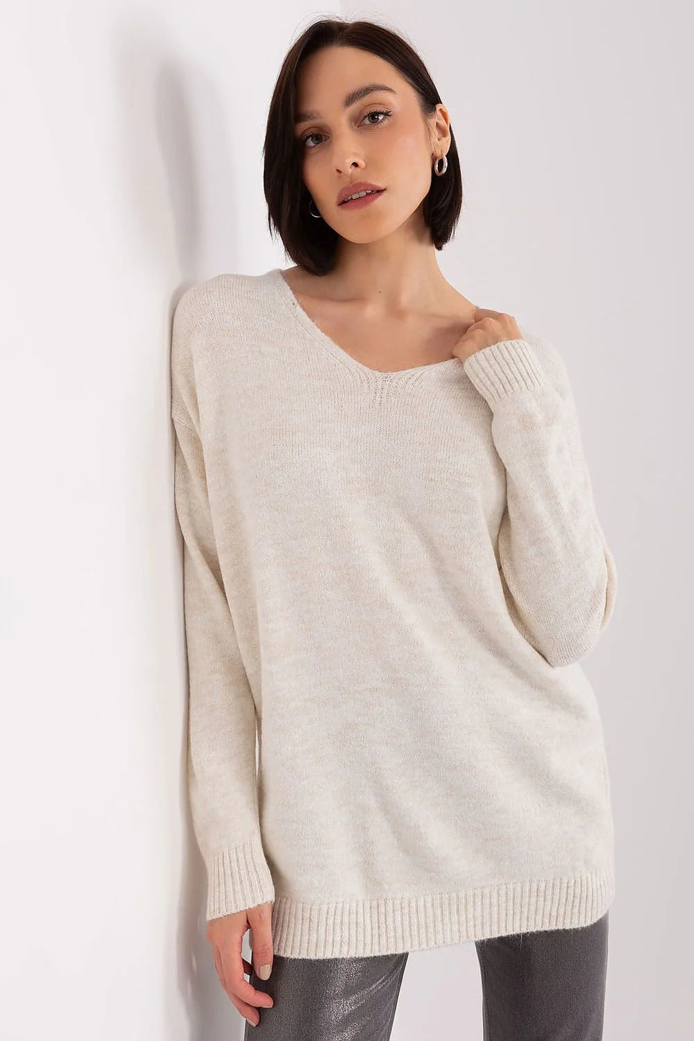 Pull féminin Rue Paris maille douce beige clair manches longues col V coupe ample pour quotidien et occasion