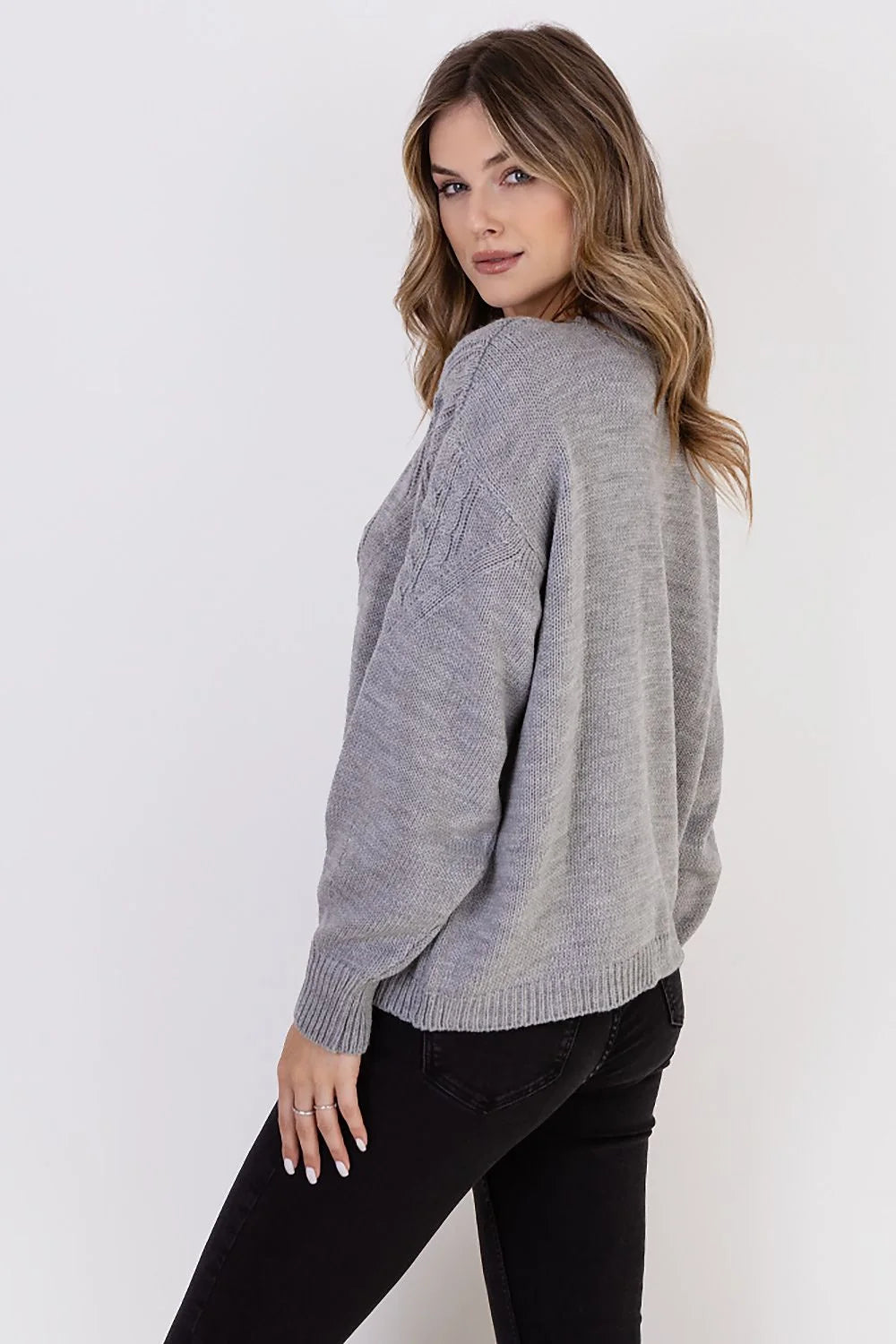 Pull-over tricoté femme style classique épaules tombantes manches longues couleur gris doux laine acrylique 90% 10% MKM