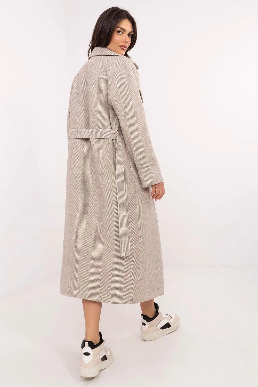 Manteau pour femme en laine et polyester, style classique moderne, longueur au-dessous du genou, col à revers cranté, fermeture à boutons dissimulés, couleur taupe, occasion versatile