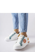 Chaussures de sport pour femme design moderne couleur blanche et bleu clair baskets à lacets semelle épaisse confortable style sport chic