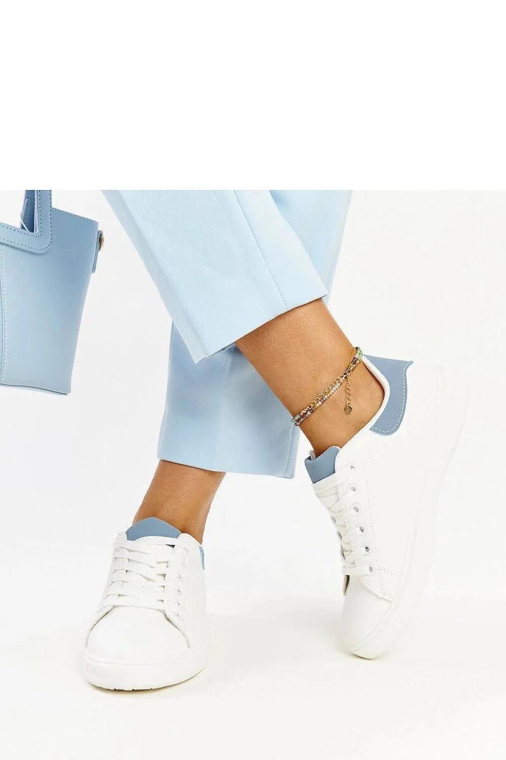 baskets Solea blanches bleu pastel cuir synthétique basses perforées lacets blancs semelle plateforme légère confortable respirante estivale polyvalente