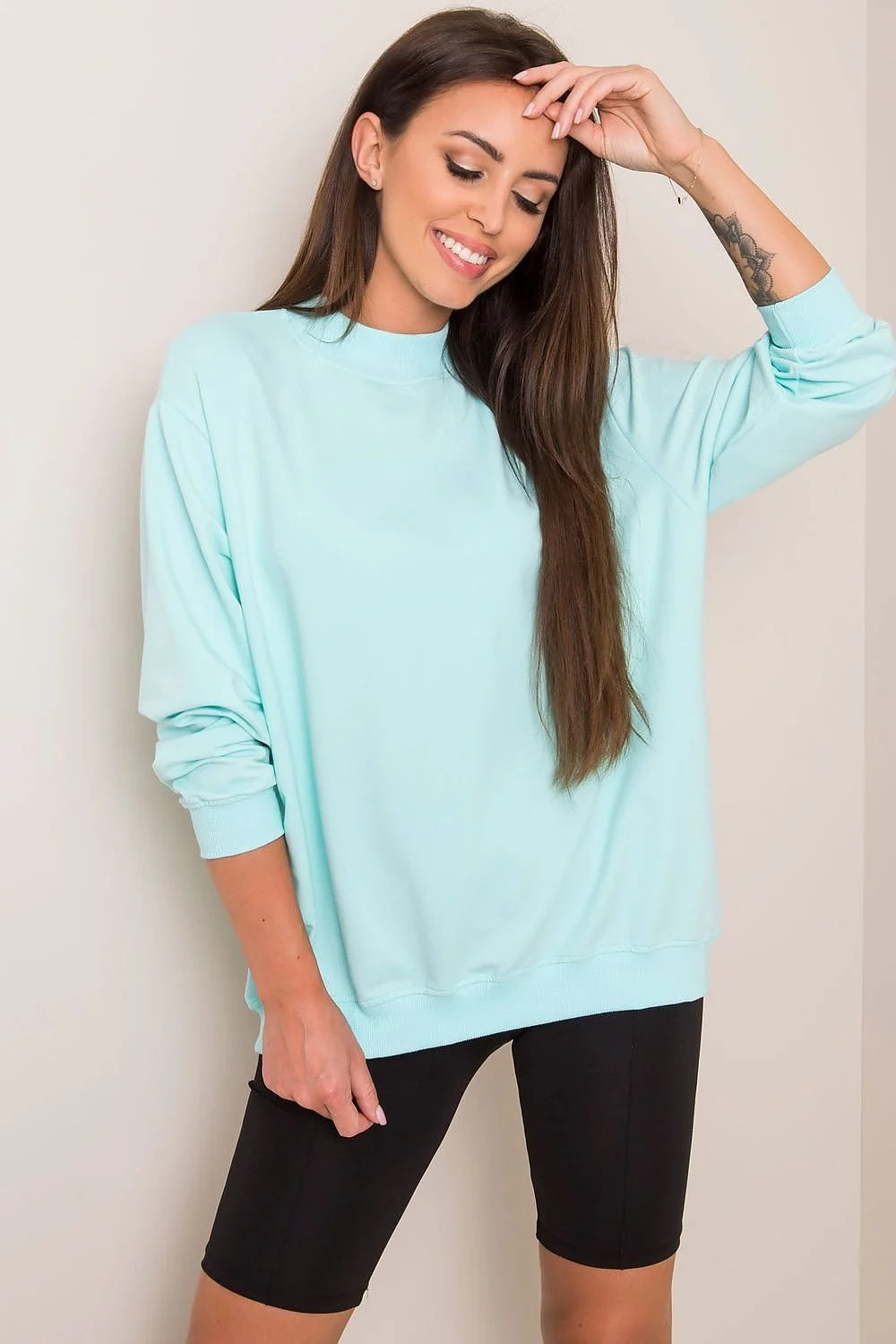 Sweatshirt BFG pour femme en coton 90% élasthanne 10%, style casual oversize, couleur bleu vif, manches longues, col rond côtelé, idéal pour tenues urbaines et décontractées