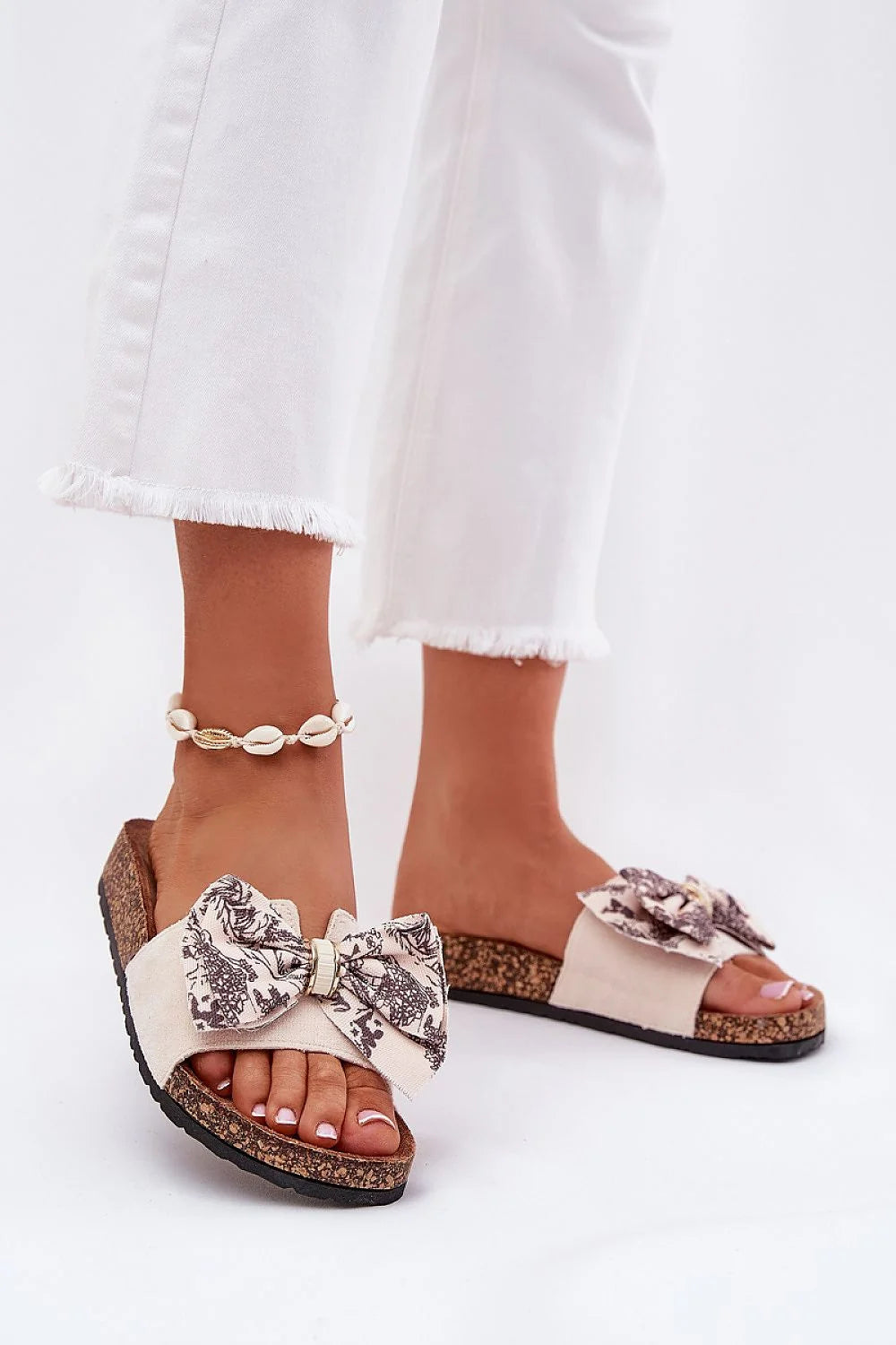 sandales femme été élégantes confortables plateforme liège marron beige florales imprimées nœud doré boucle métallique bohème coquillages suédine écologique