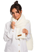 Châle en acrylique 100% maille tricotée texture épaisse style élégant couleur blanche ou écrue longue et large coupe féminine accessoire hiver Be Wear