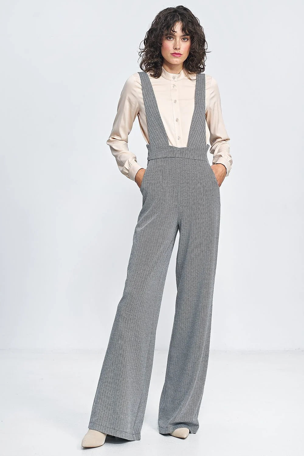 Ensemble deux pièces élégant crème gris blouse col montant salopette bretelles larges taille haute femme