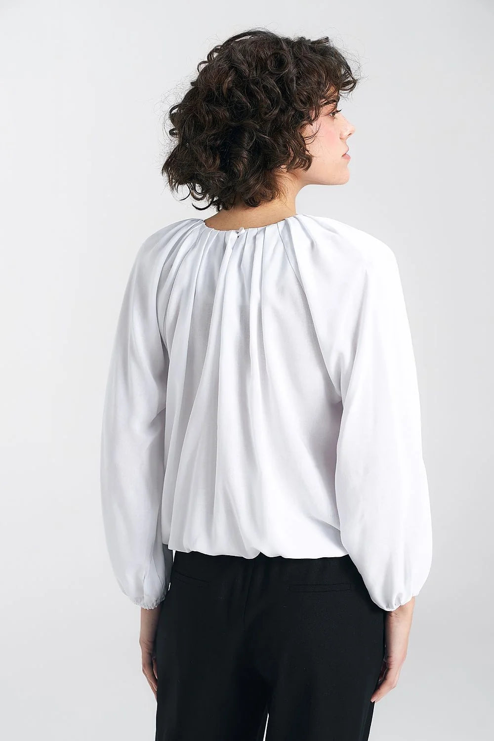 Chemisier classique élégant pour femme manches longues col rond plissé tissu léger polyvalent occasion travail détente