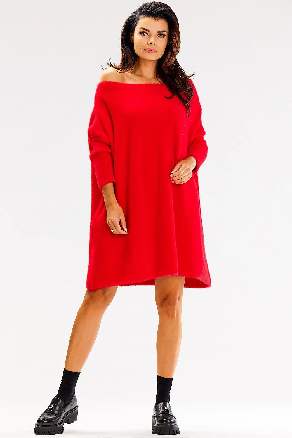 robe tricot rouge oversize manches longues chauve souris col large asymétrique épaules dégagées maille douce moelleuse mi cuisse