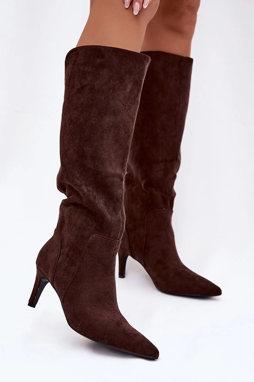 cuissardes bottes hautes suédine marron bout pointu talon aiguille bas tige froncée velours doublure fourrure synthétique chaude confortables féminines élégantes