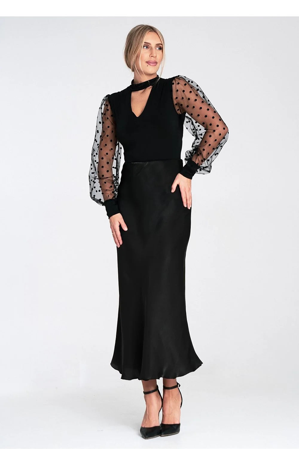 body femme noir corps ajusté maille extensible manches longues bouffantes tulle plumetis transparent pois col choker encolure V poignets côtelés