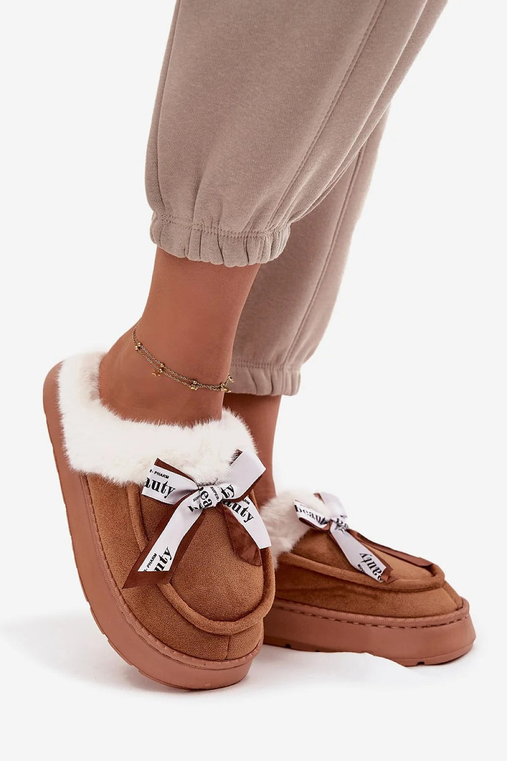 chaussons femme suédine écologique cognac mocassin mule doublure fourrure blanche semelle plateforme épaisse rembourrée antidérapante nœud ruban imprimé