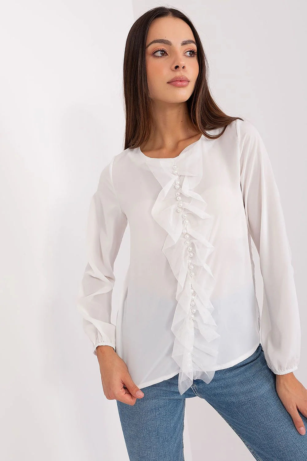 blouse blanche mousseline transparente manches longues col rond poignets elastiques coupe droite volants centraux perles decoratives