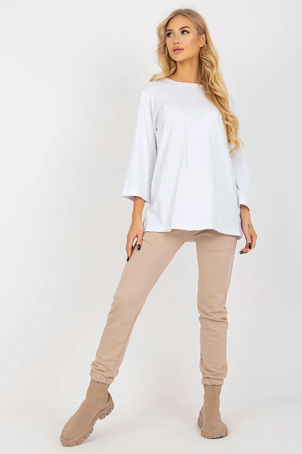 ensemble femme casual athleisure blouse sweat pantalon beige coton polyester confort moderne capuche sans manches coupe relaxed poches elastique molleton