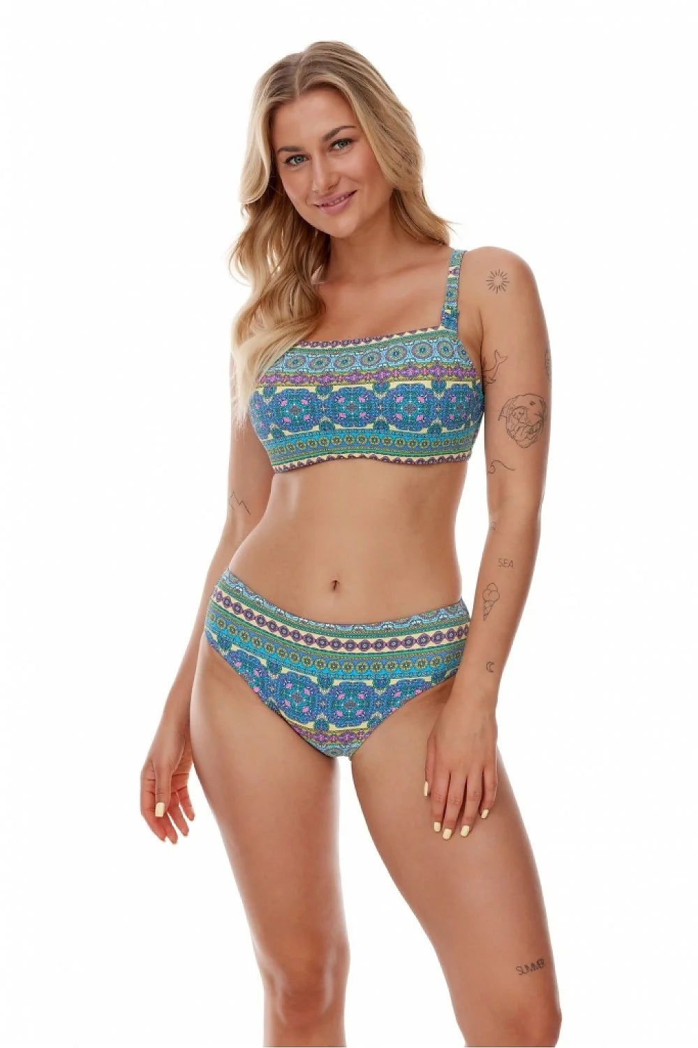 Bikini femme vibrant design ethnique bohème motifs géométriques couleurs turquoise vert bleu maille élasthanne polyamide taille ajustable hanche 36-48