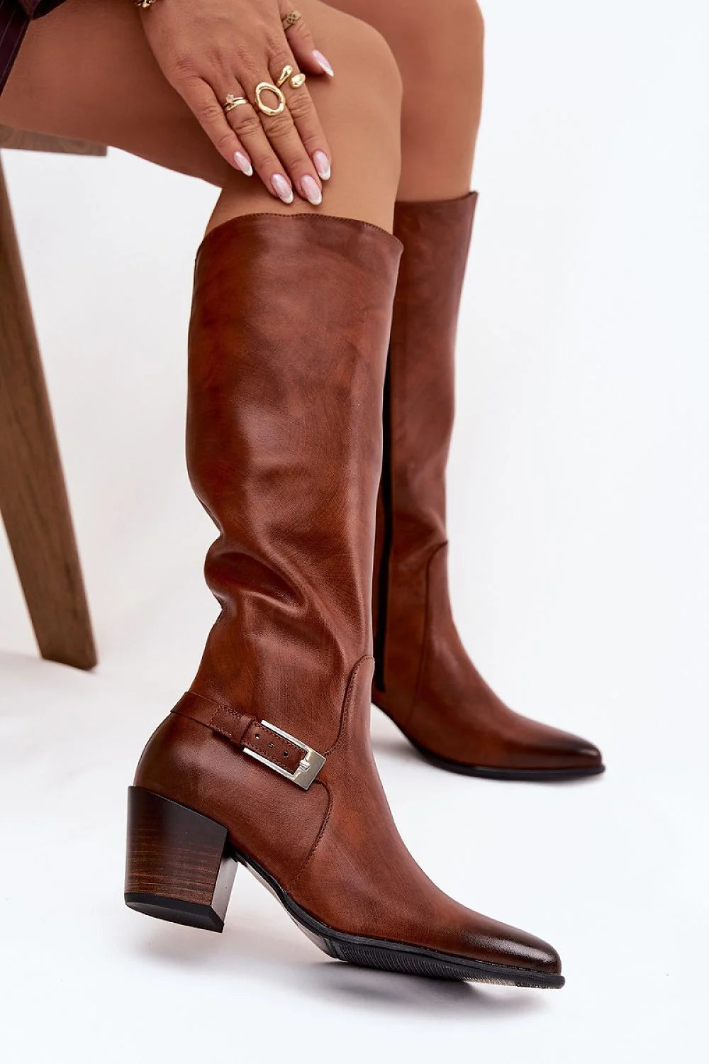 bottes femme cavalières cuir naturel cognac bout pointu talon bloc effet bois lisse patiné fermeture éclair