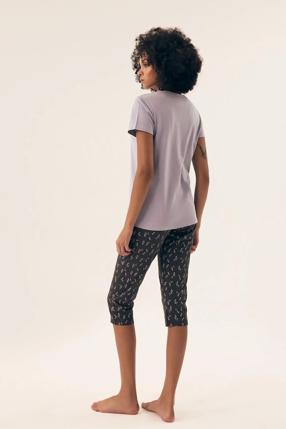 Pyjama Henderson Femme Élégante Confortable Lavande Douce T-shirt Manches Courtes Encolure Ronde Pantalon Capri Motif Subtil Élastique Waist