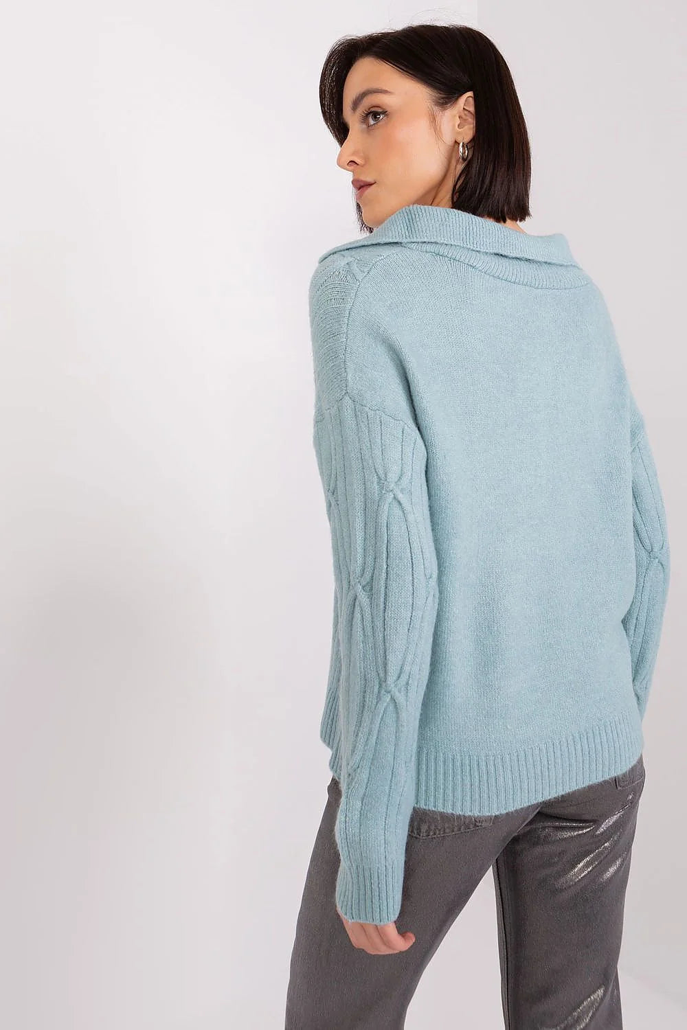 Pull féminin Chandail AT en bleu-gris doux maille torsadée manches longues col V côtelé ajusté polyvalent cool seasons
