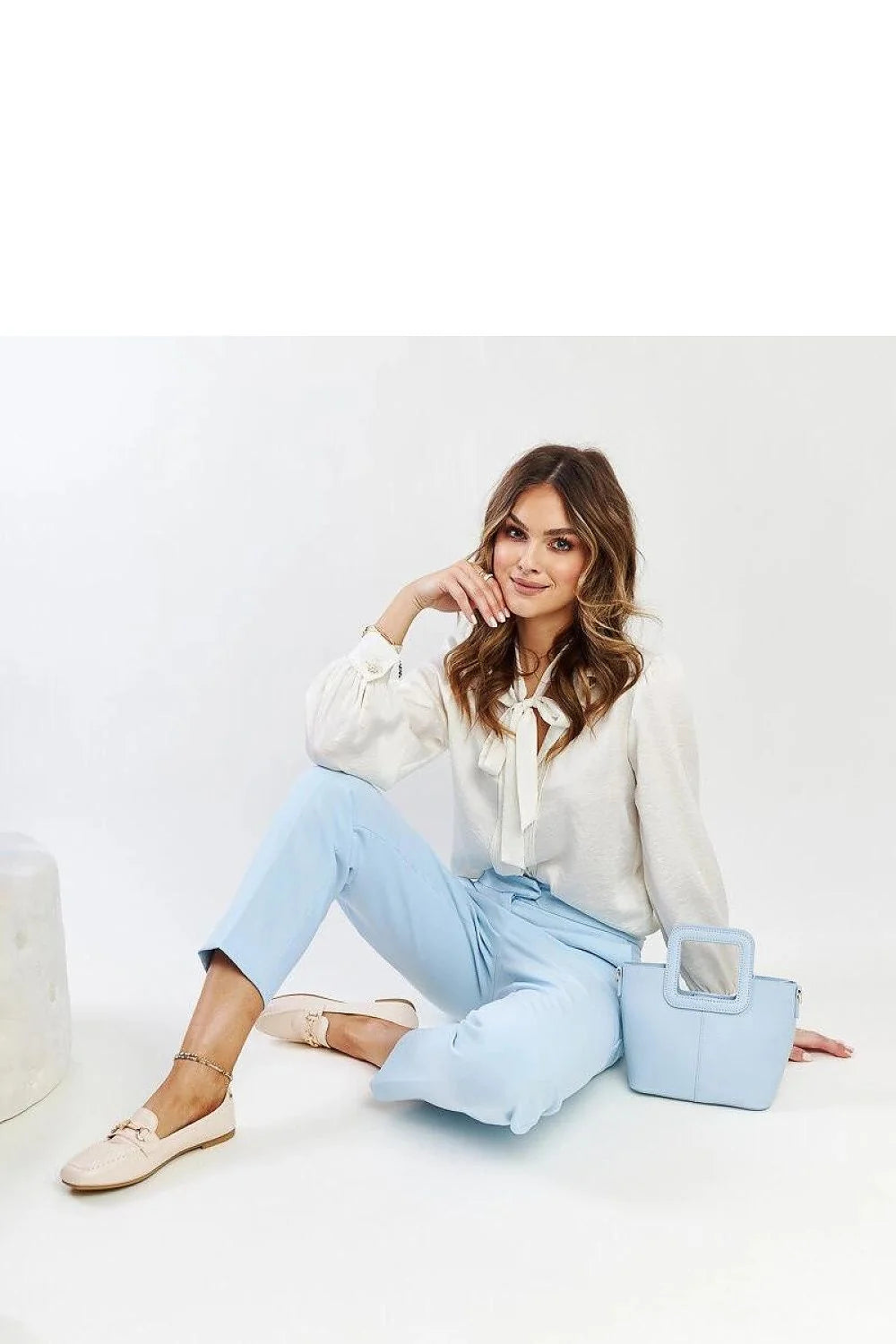 Mocassins pour femmes design moderne élégant couleur beige clair matériaux haute qualité confort durabilité