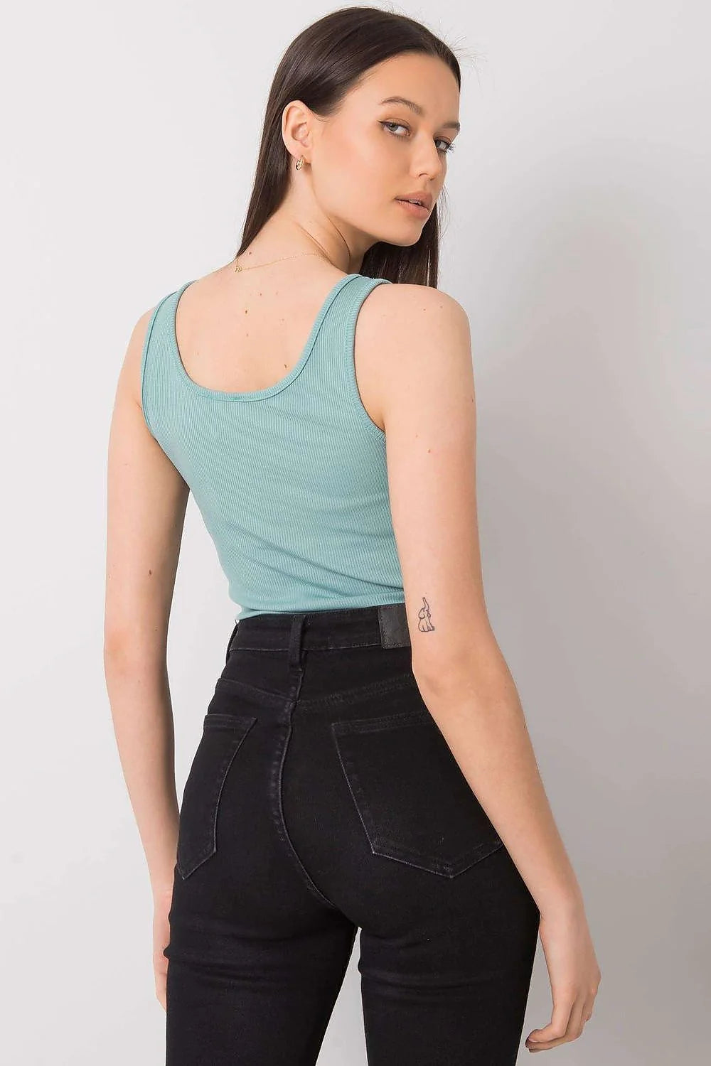 Débardeur femme design moderne épuré col rond ajusté poches plaquées fermeture éclair curseur métal coton mélangé élasthanne 5 polyester 95 rose pâle été mode